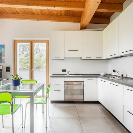 Casa Flavia, Mountains & River Arco